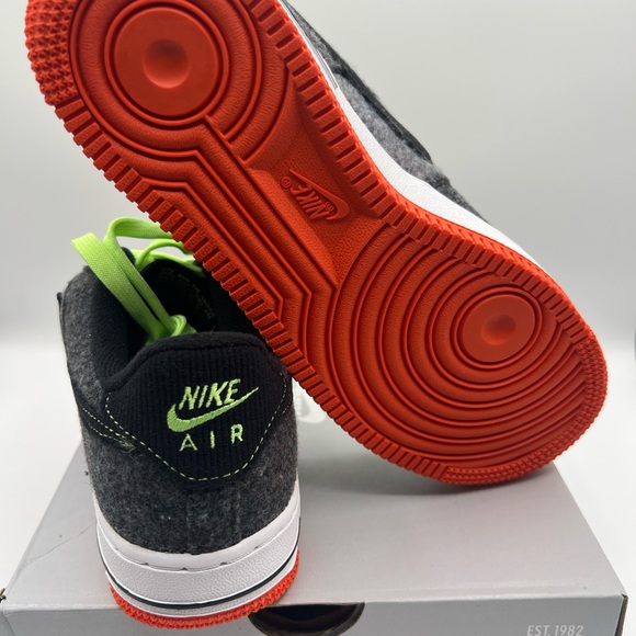 Brand new in box Nike Air Force 1 LV8 - Picture 2 of 5